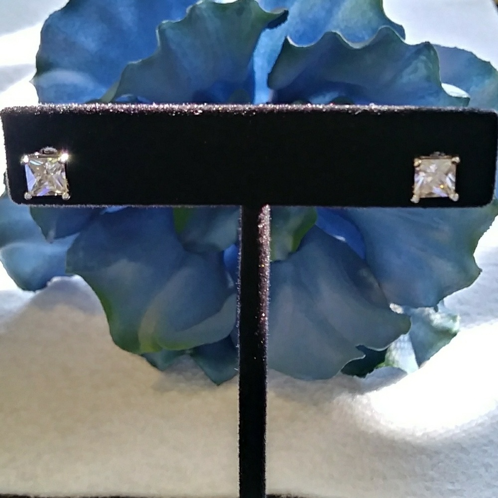 NEW AAA CZ Princess Cut Earings 💎